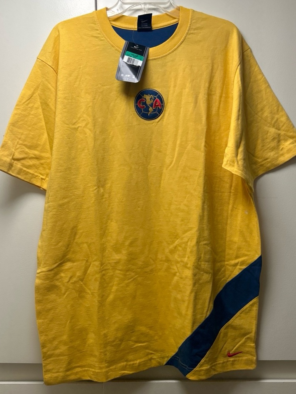 Nike Men’s Yellow Short-Sleeve Crew T-Shirt with Navy Diagonal Accent